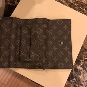 LV wallet